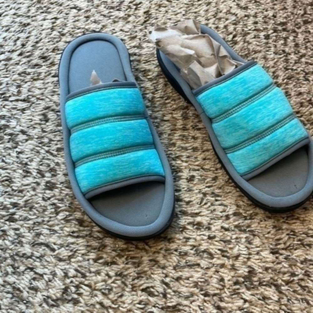 Isotoner Shoes